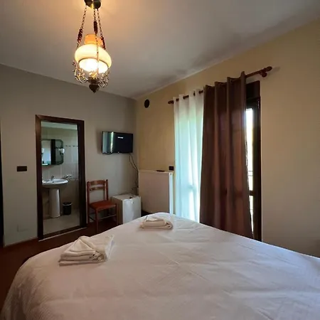 Mata Habitación en casa particular Voskopojë